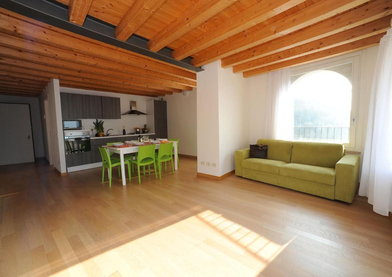Villa Borgo Borago เบรนโซเน ซูล การ์ดา ภายนอก รูปภาพ