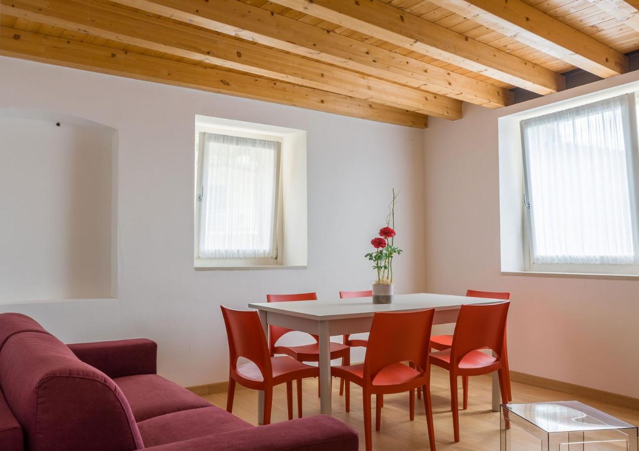 Villa Borgo Borago เบรนโซเน ซูล การ์ดา ภายนอก รูปภาพ