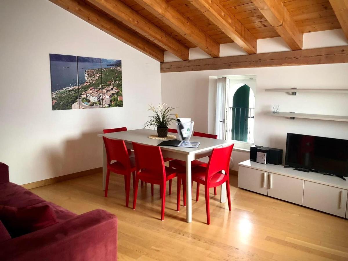 Villa Borgo Borago เบรนโซเน ซูล การ์ดา ภายนอก รูปภาพ
