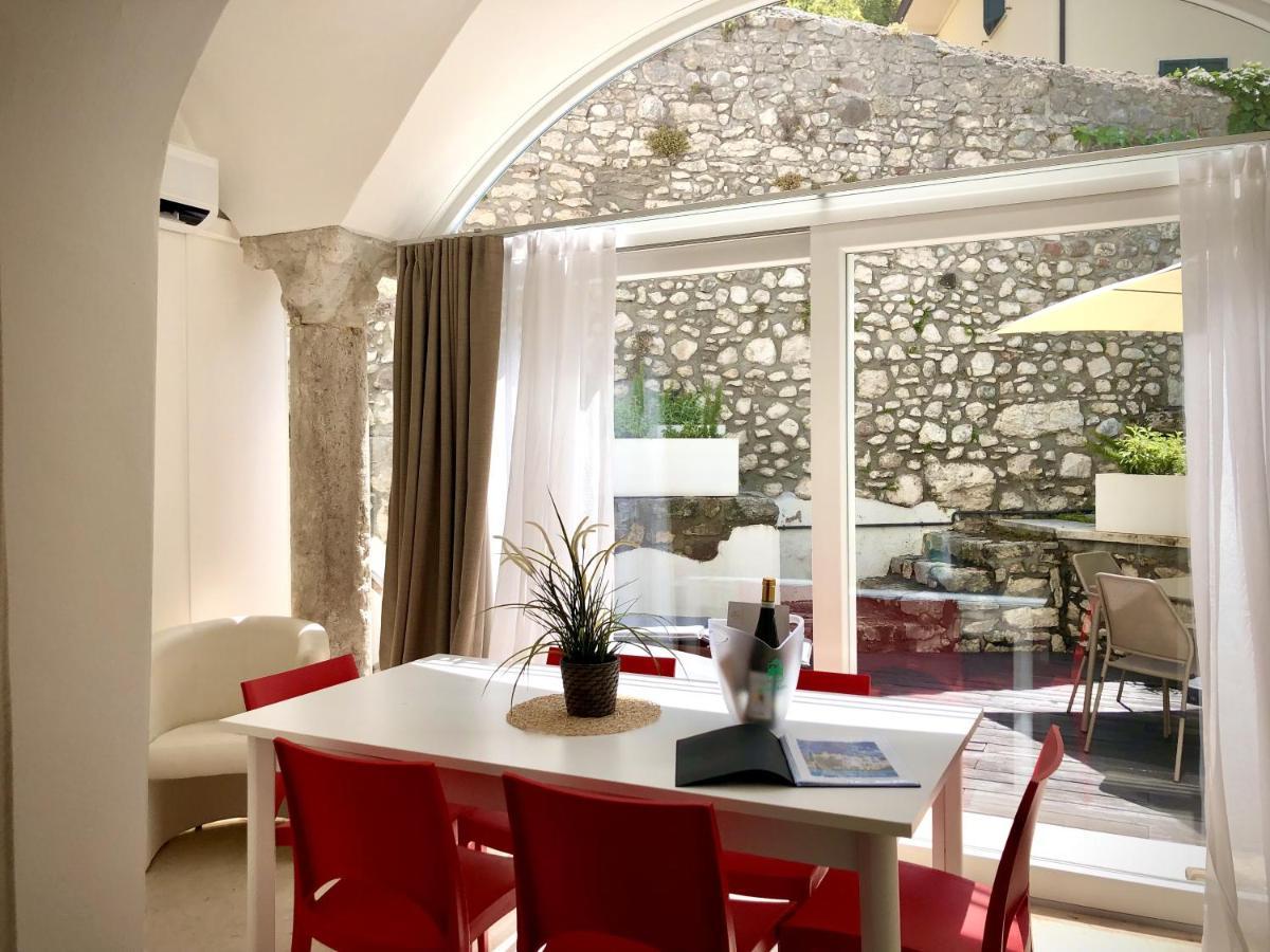 Villa Borgo Borago เบรนโซเน ซูล การ์ดา ภายนอก รูปภาพ