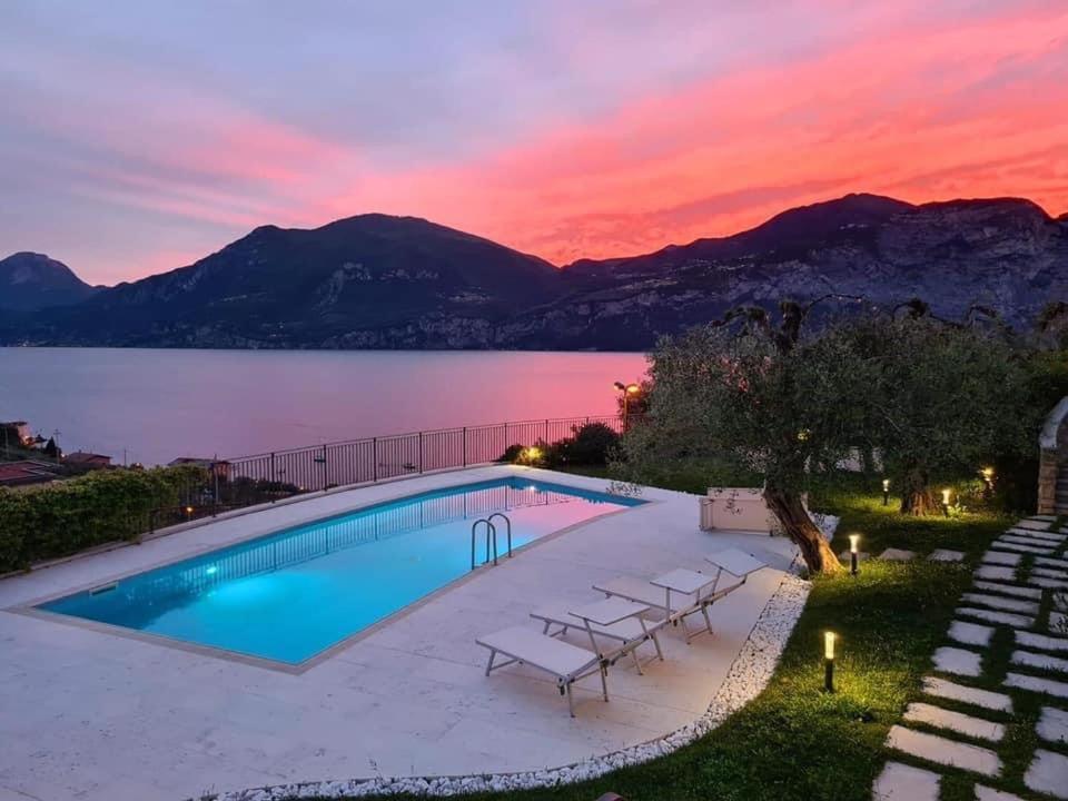 Villa Borgo Borago เบรนโซเน ซูล การ์ดา ภายนอก รูปภาพ