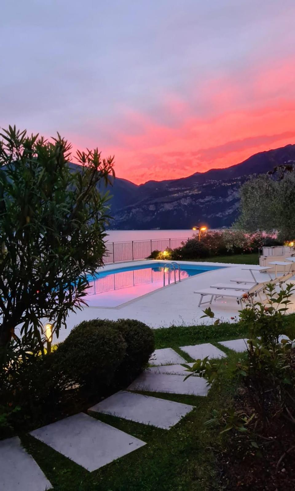 Villa Borgo Borago เบรนโซเน ซูล การ์ดา ภายนอก รูปภาพ