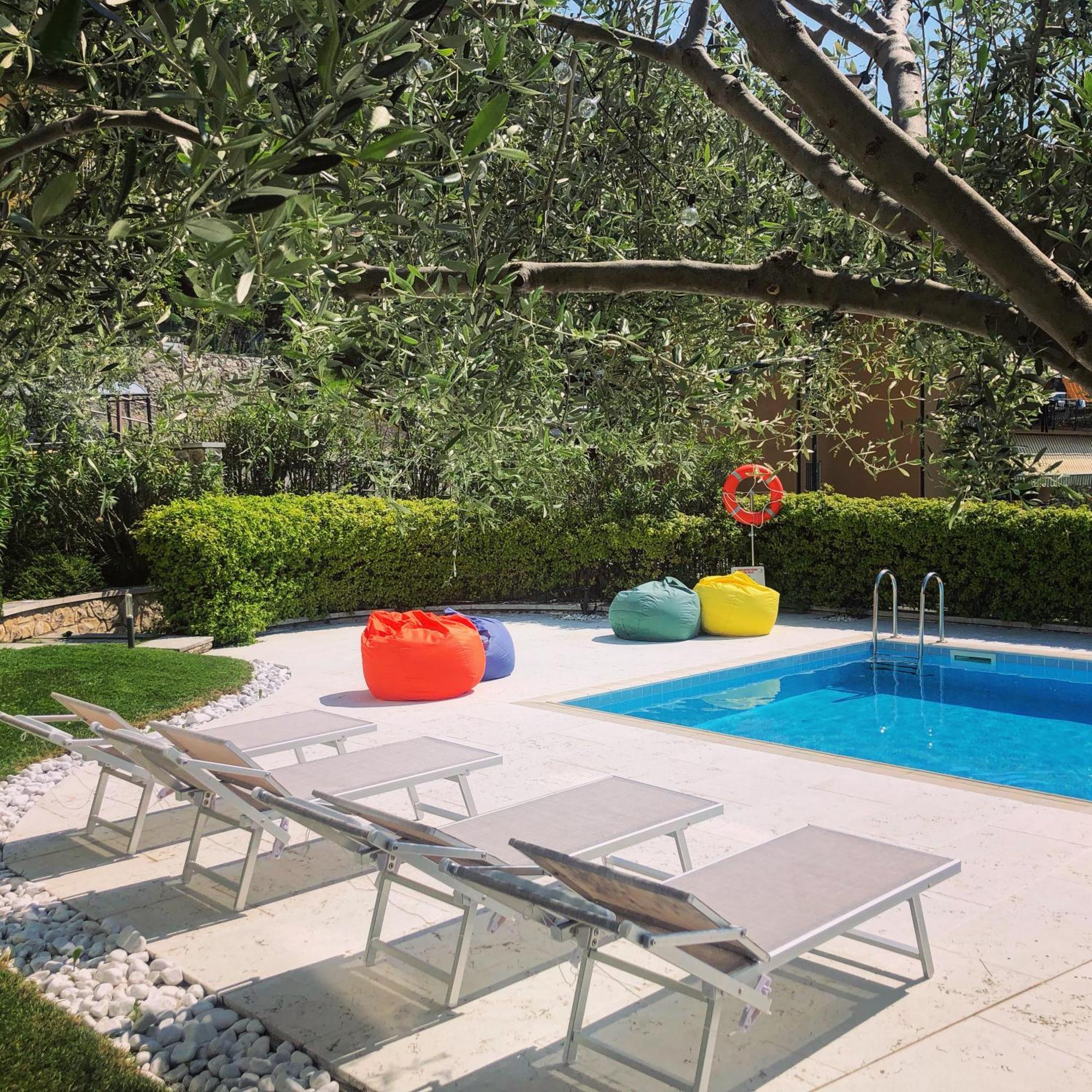 Villa Borgo Borago เบรนโซเน ซูล การ์ดา ภายนอก รูปภาพ