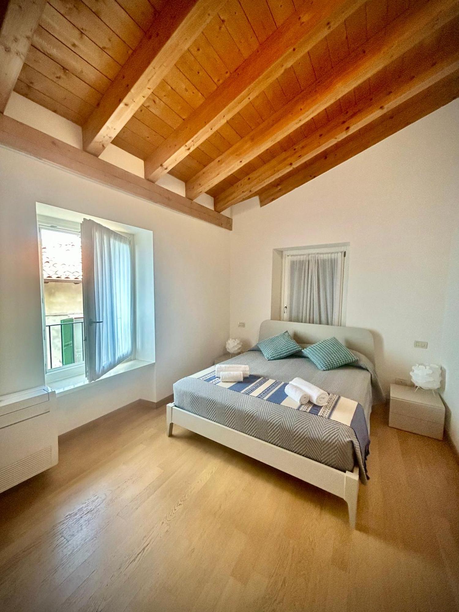 Villa Borgo Borago เบรนโซเน ซูล การ์ดา ภายนอก รูปภาพ