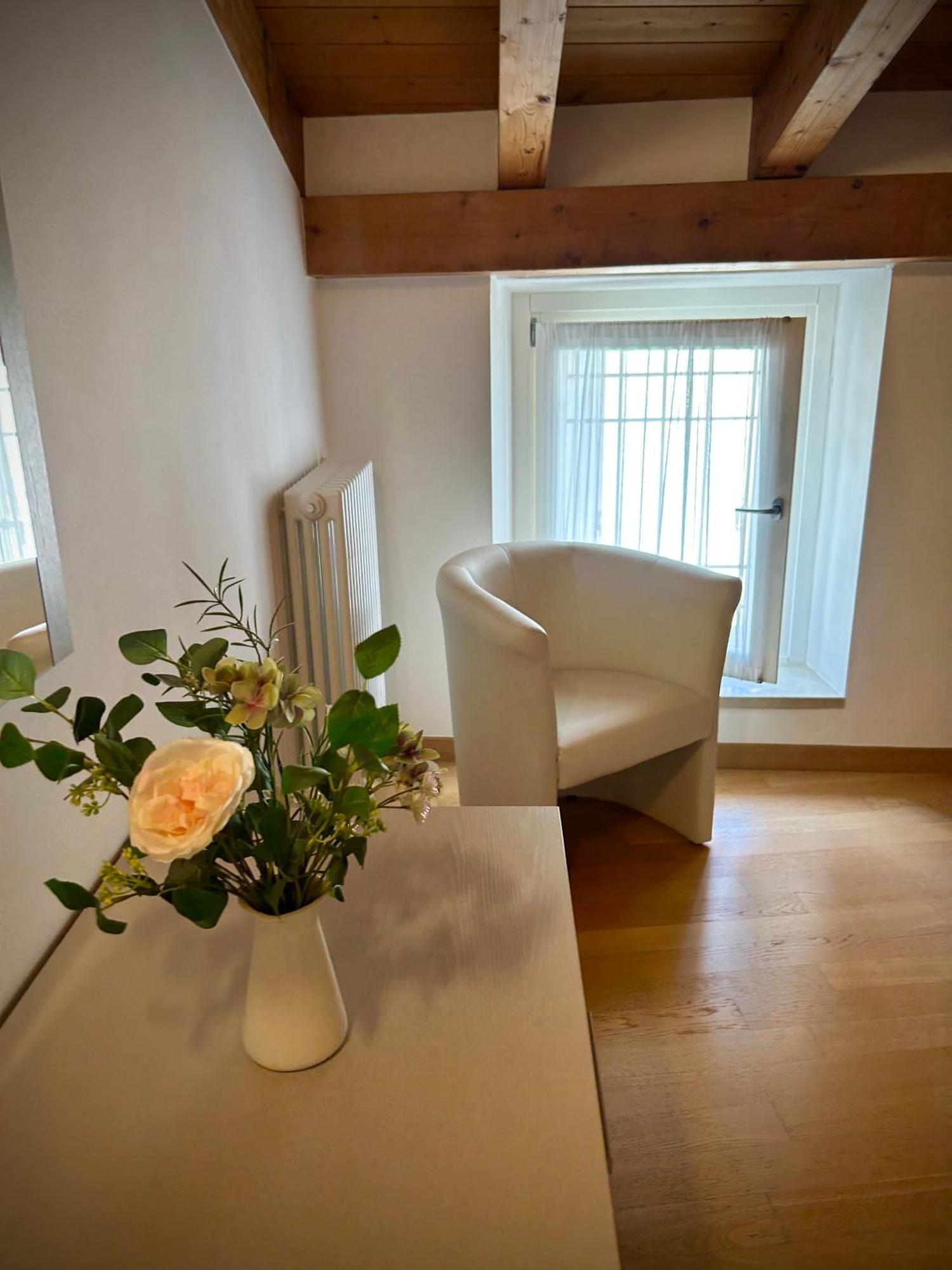 Villa Borgo Borago เบรนโซเน ซูล การ์ดา ภายนอก รูปภาพ