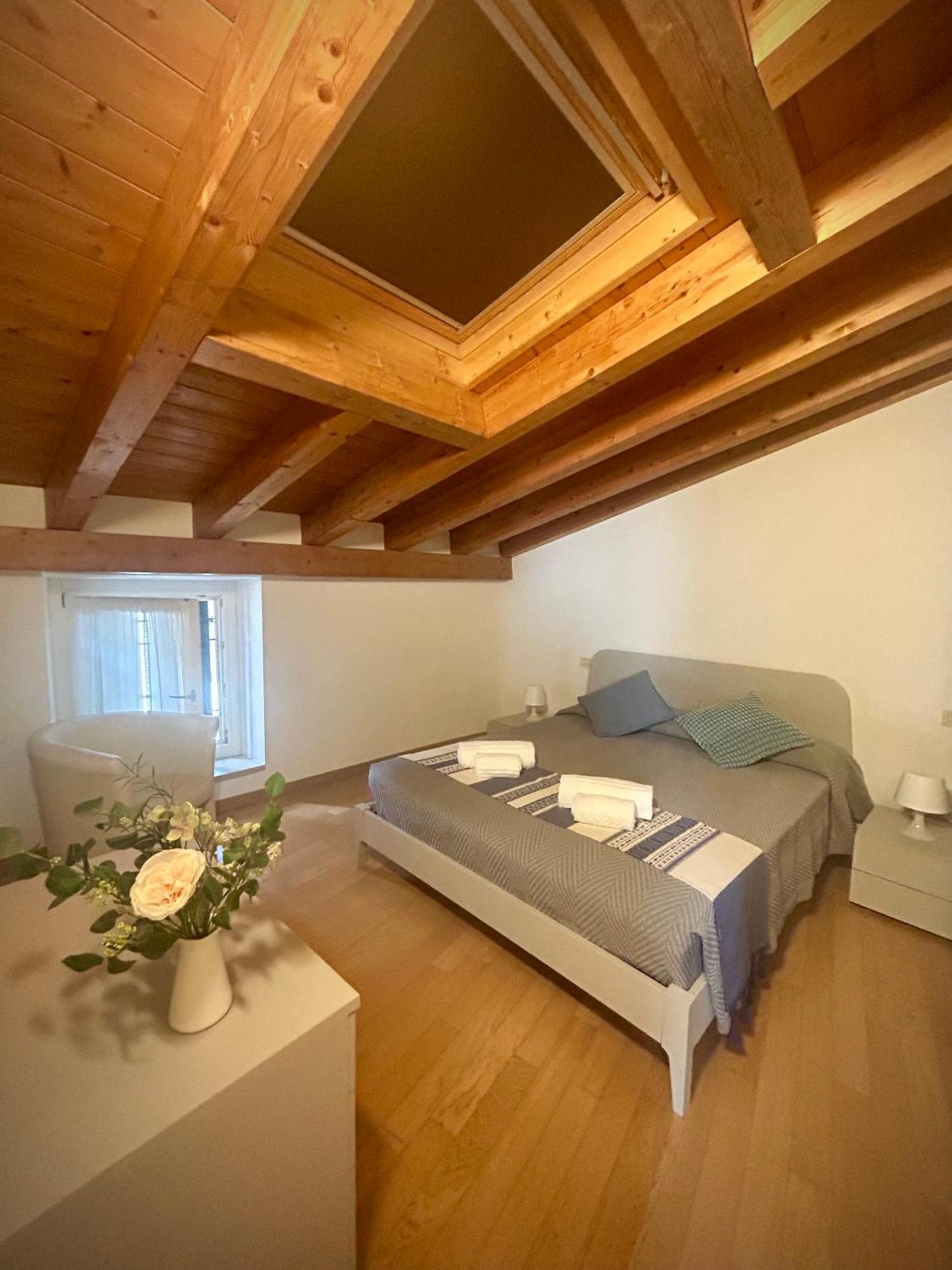 Villa Borgo Borago เบรนโซเน ซูล การ์ดา ภายนอก รูปภาพ