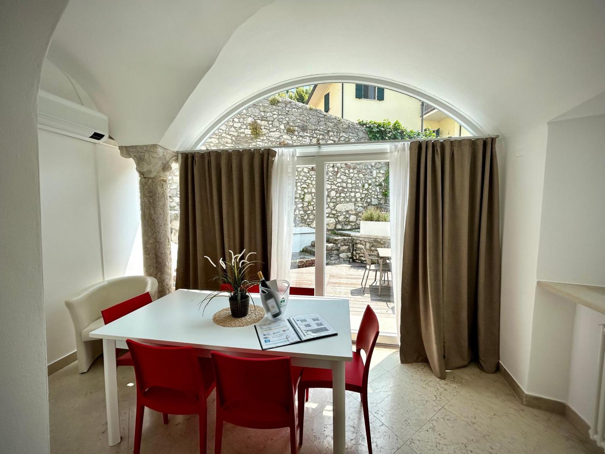 Villa Borgo Borago เบรนโซเน ซูล การ์ดา ห้อง รูปภาพ