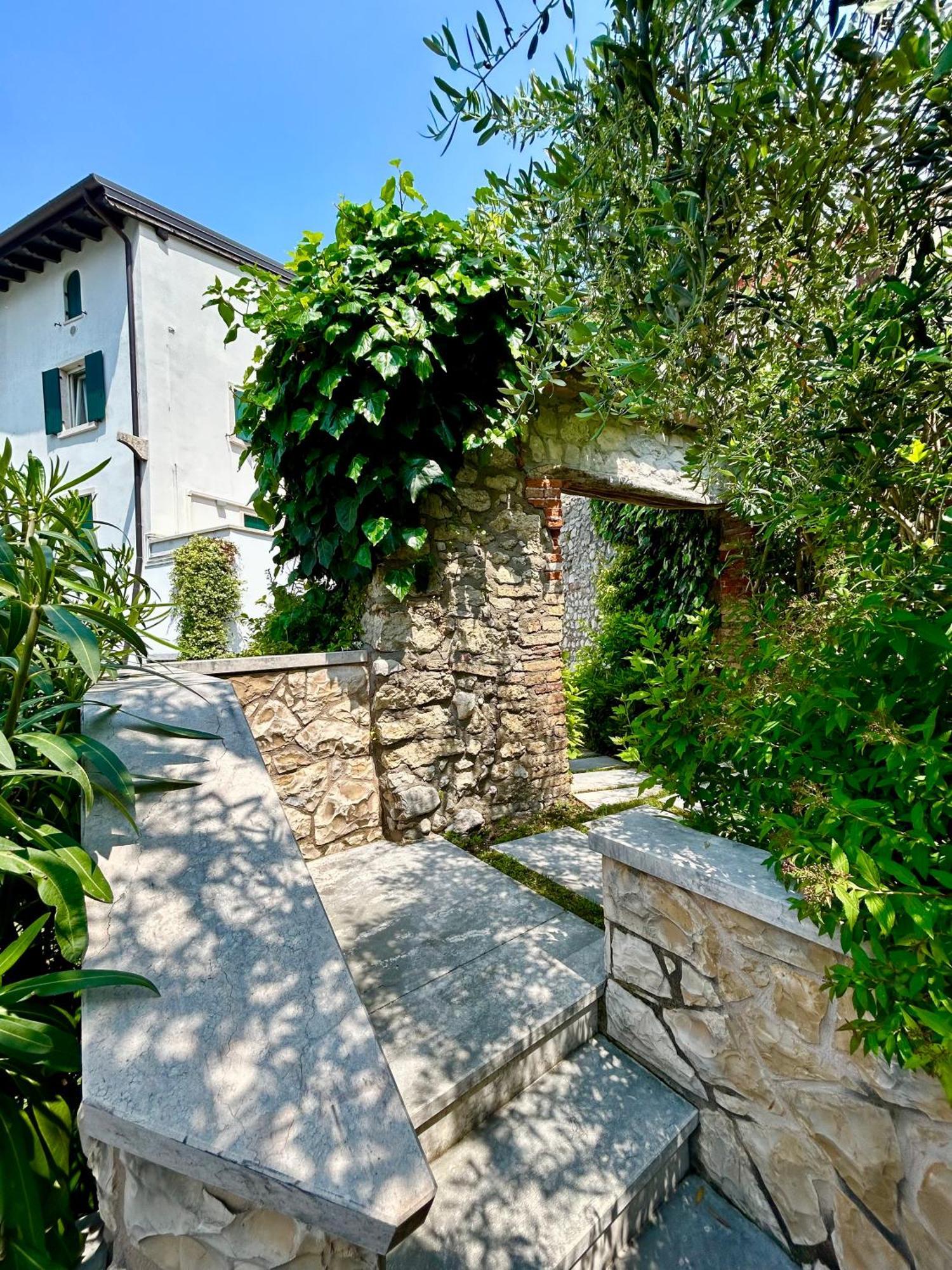 Villa Borgo Borago เบรนโซเน ซูล การ์ดา ห้อง รูปภาพ